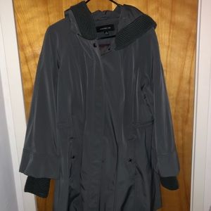 NWOT Jones New York dark gray hooded raincoat